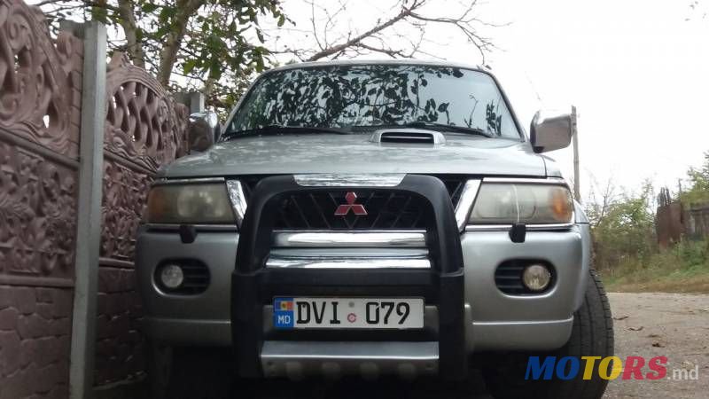 2001' Mitsubishi Pajero Sport photo #1