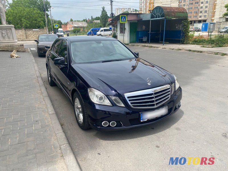 2011' Mercedes-Benz E Класс photo #4