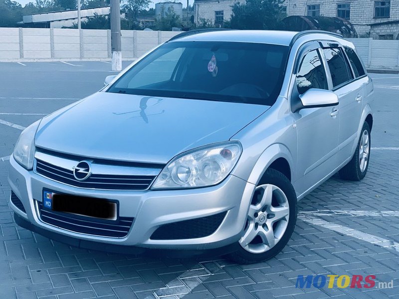 2008' Opel Astra photo #2