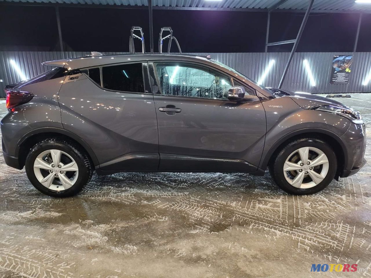2020' Toyota C-HR photo #4