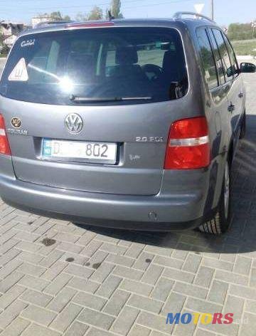 2005' Volkswagen Touran photo #1