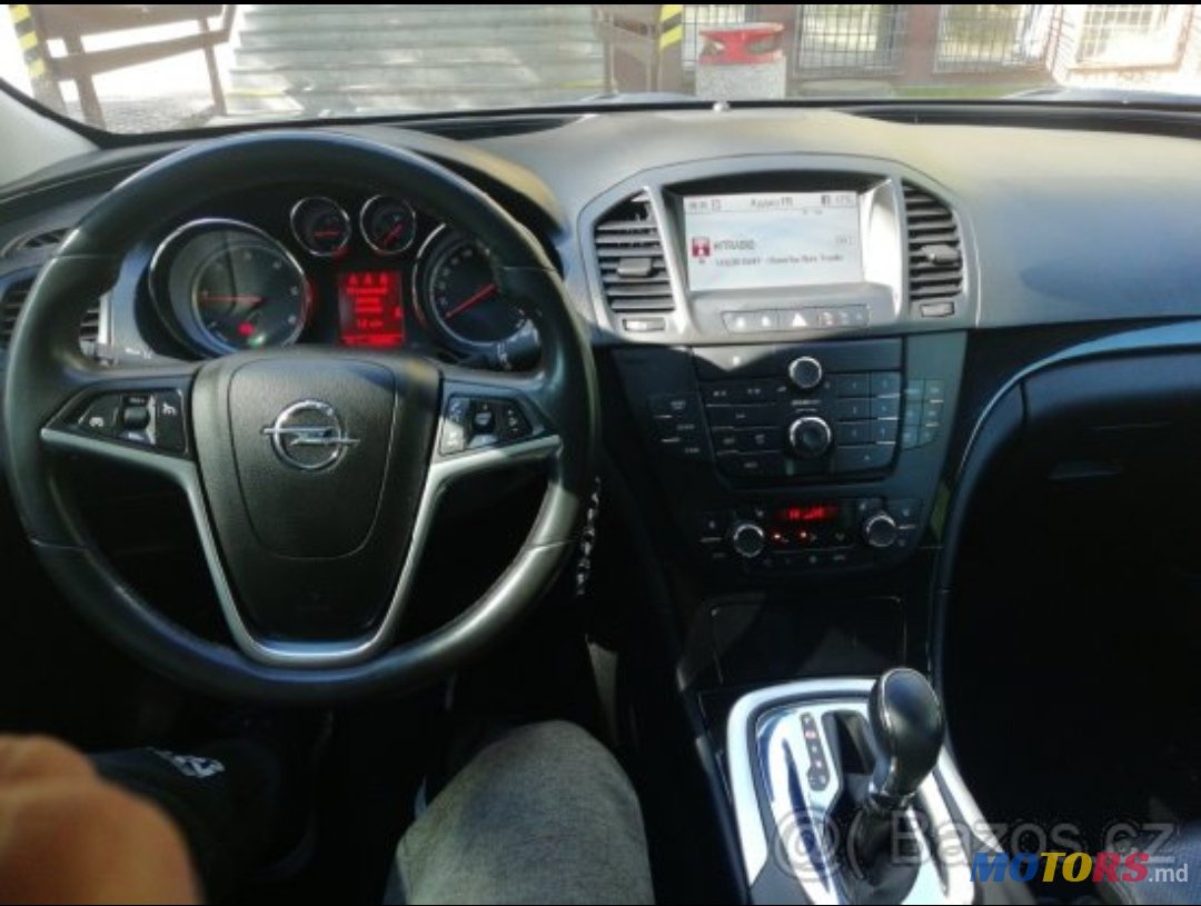 2010' Opel Insignia photo #5