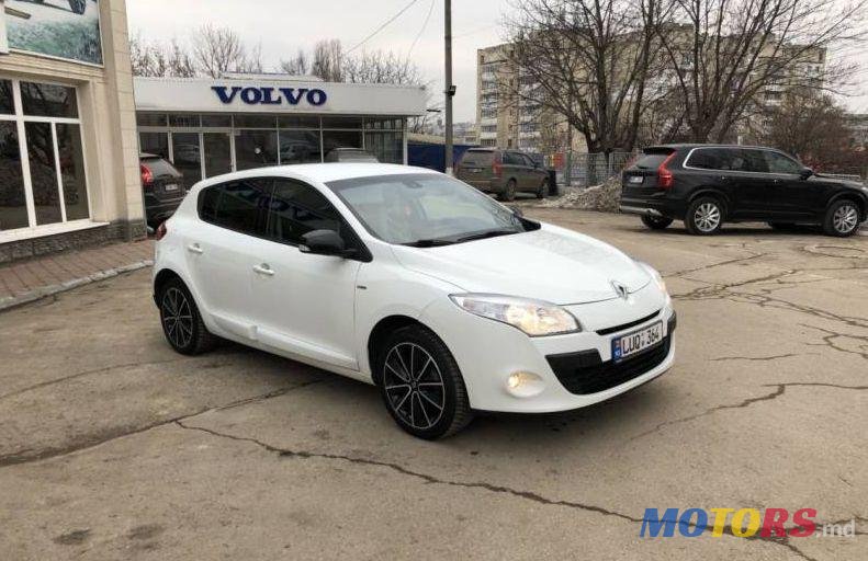 2013' Renault Megane photo #1