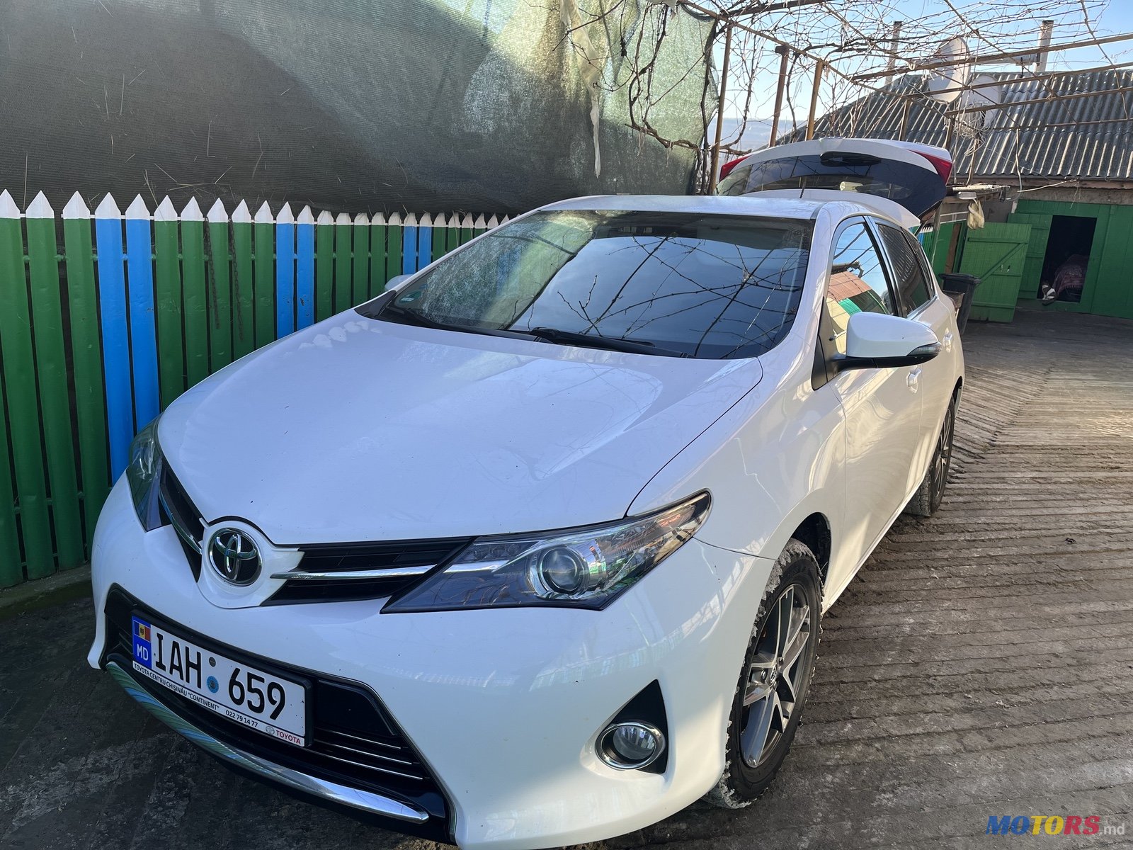 2014' Toyota Auris photo #2