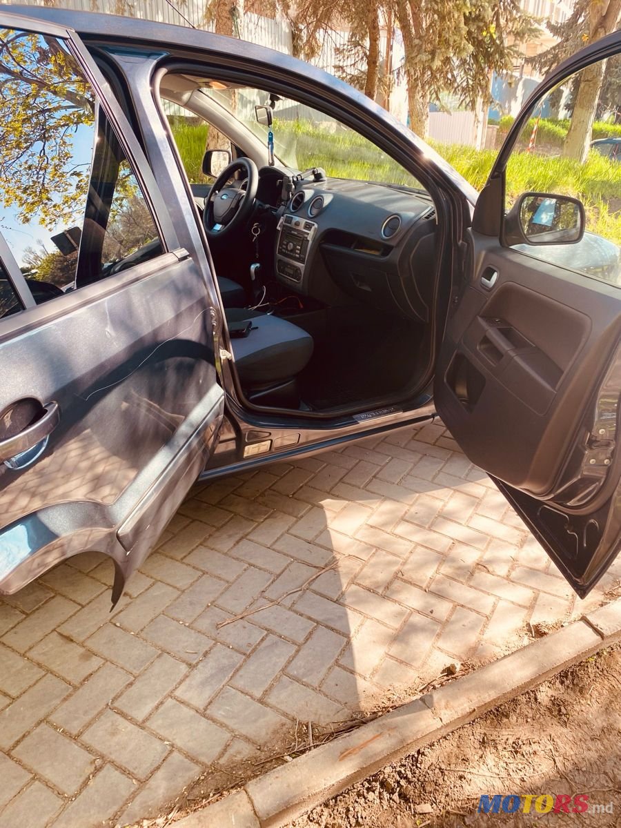 2010' Ford Fusion photo #2