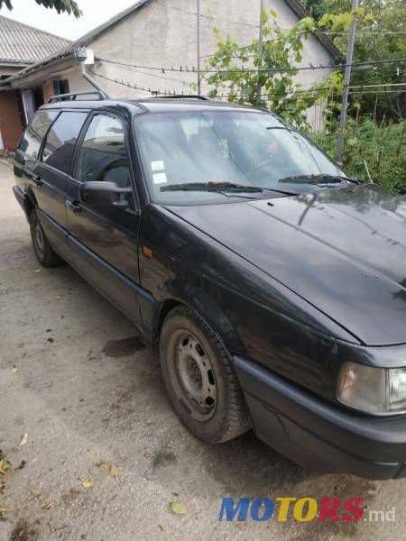 1991' Volkswagen Passat photo #2