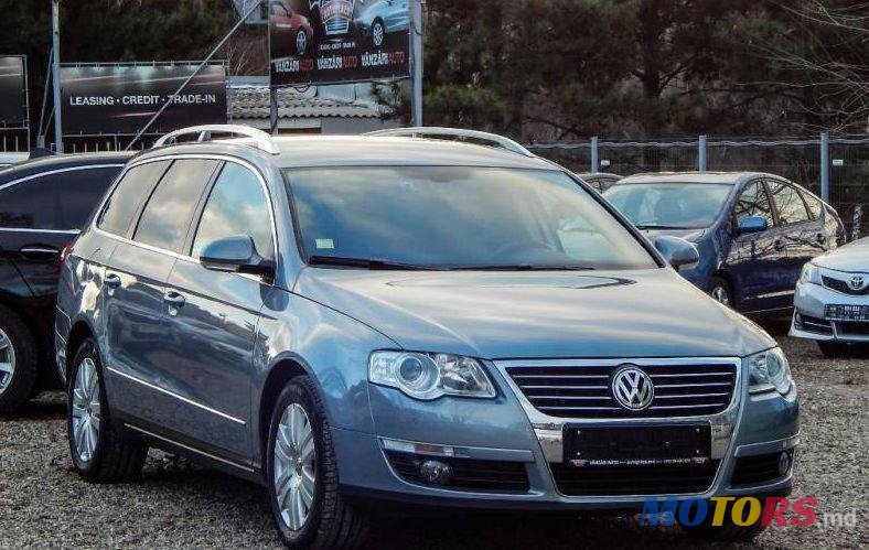 2009' Volkswagen Passat photo #2