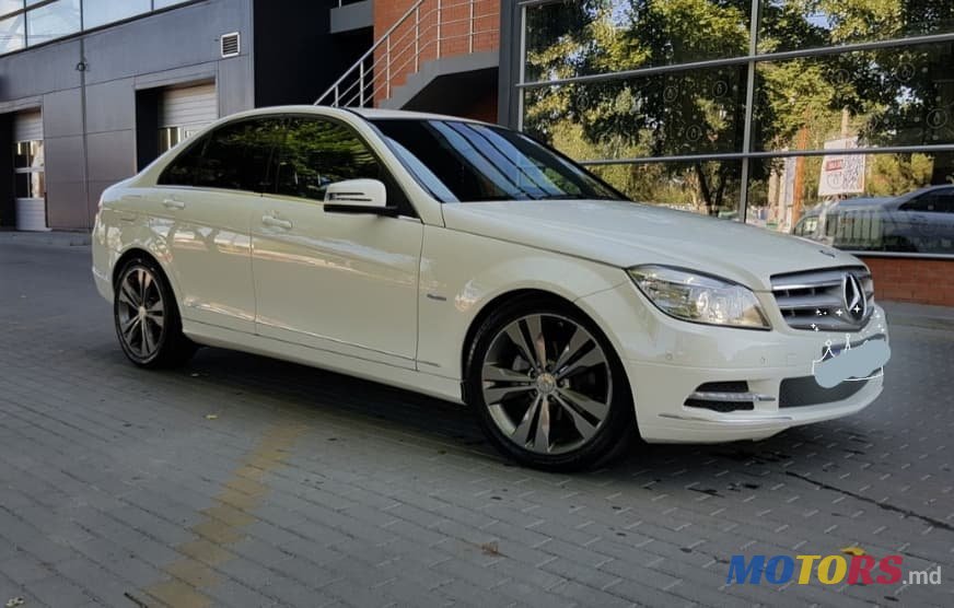 2010' Mercedes-Benz C-Class photo #1