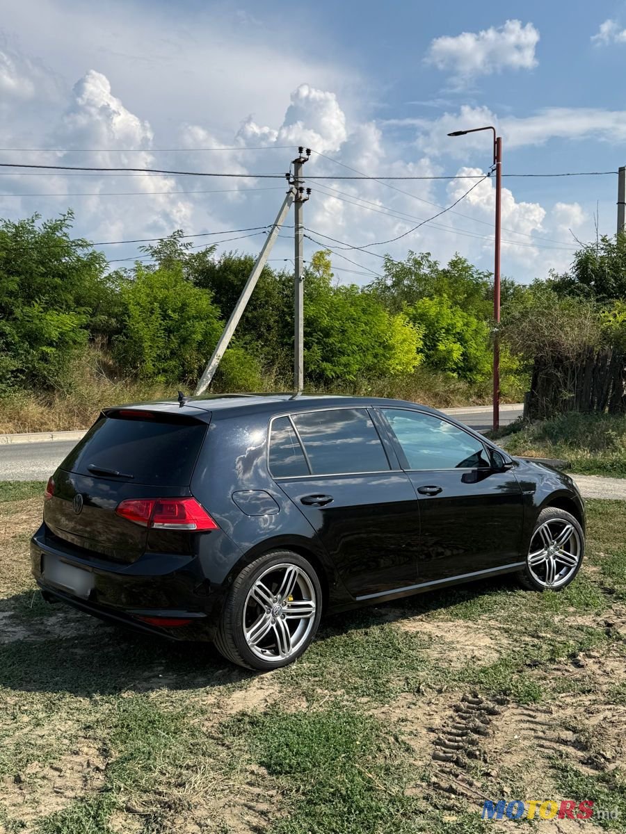 2016' Volkswagen Golf photo #3