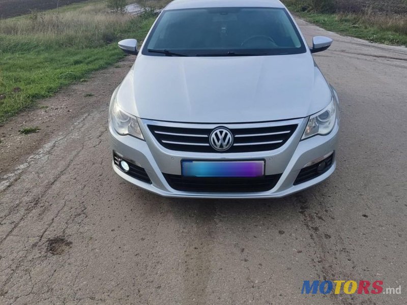 2009' Volkswagen Passat photo #6