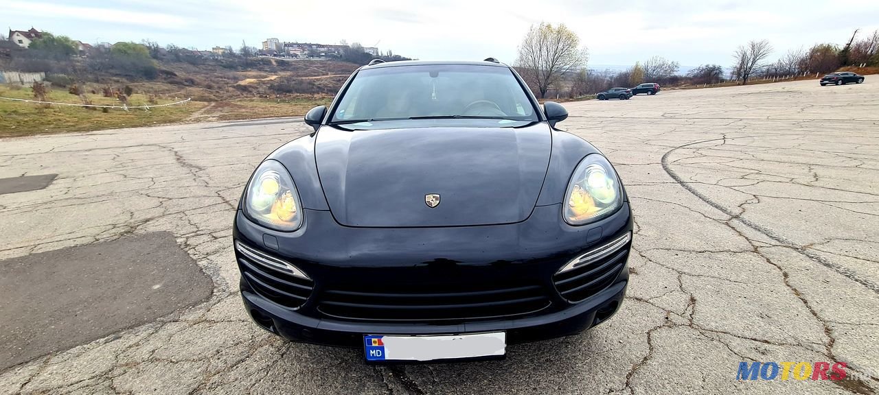 2012' Porsche Cayenne photo #1
