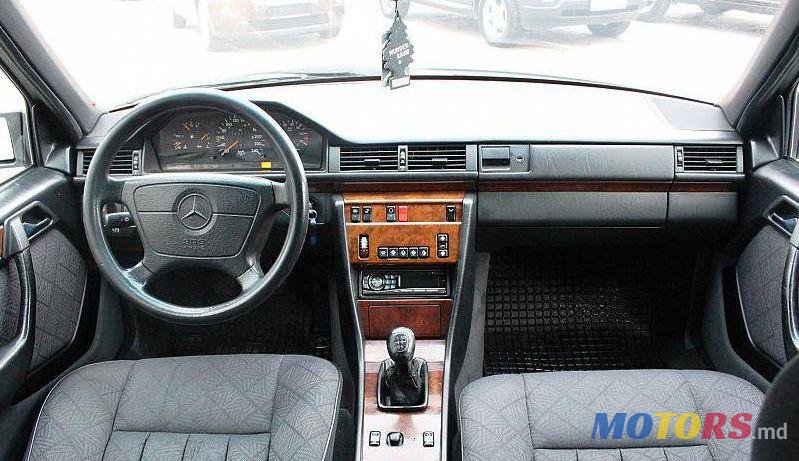 1994' Mercedes-Benz 124 photo #1