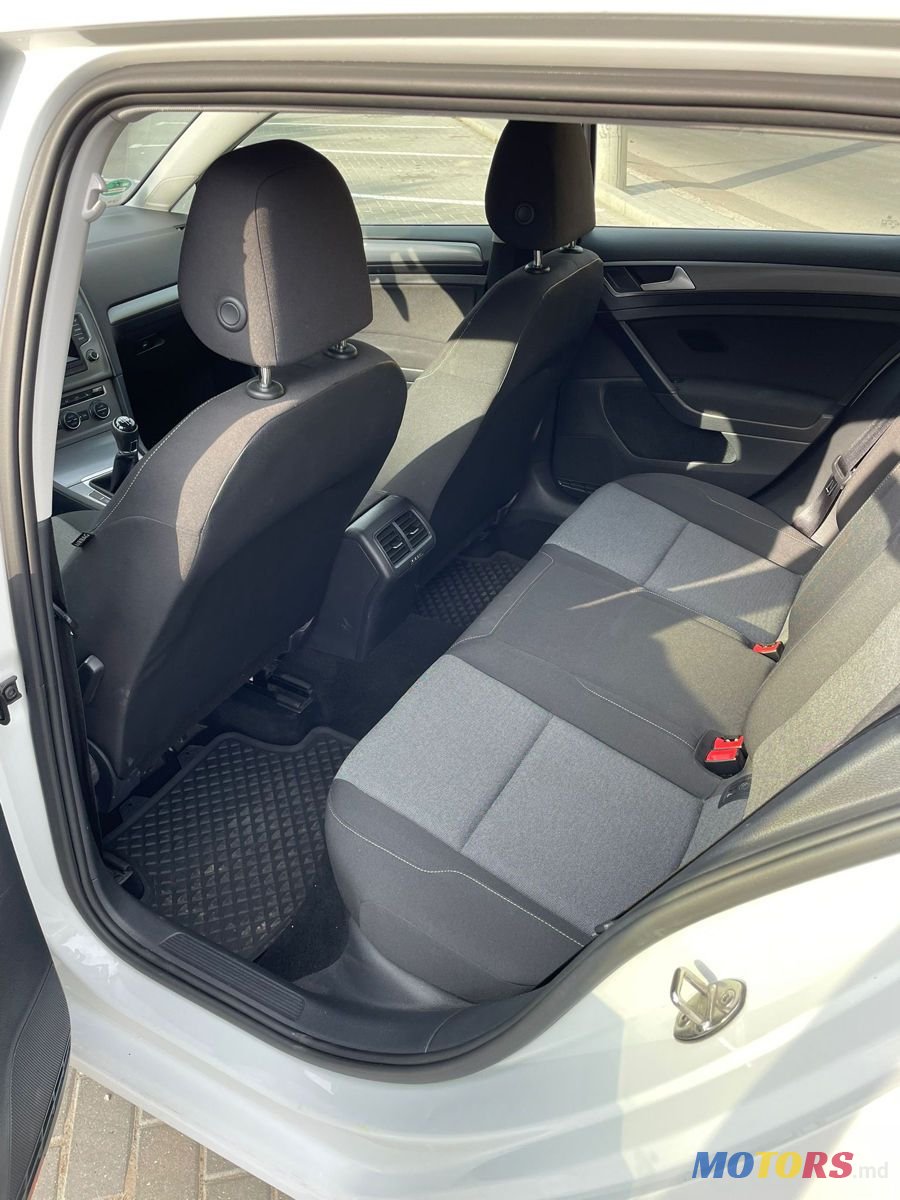 2014' Volkswagen Golf photo #5