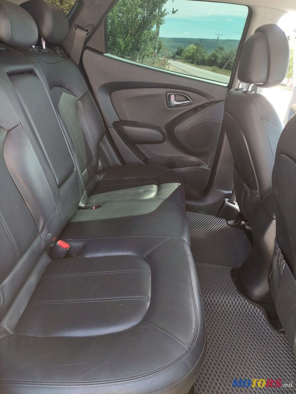 2012' Hyundai ix35 photo #1