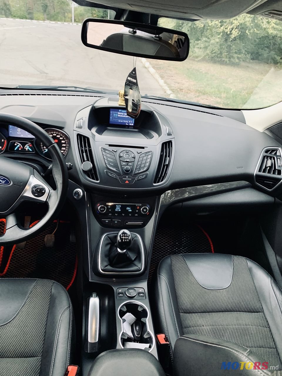 2014' Ford Kuga photo #3