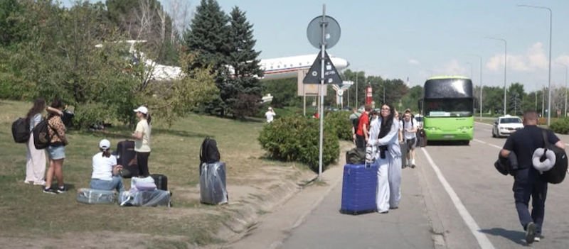 Traficul sufocă Aeroportul Chișinău: Se cere o parcare temporară