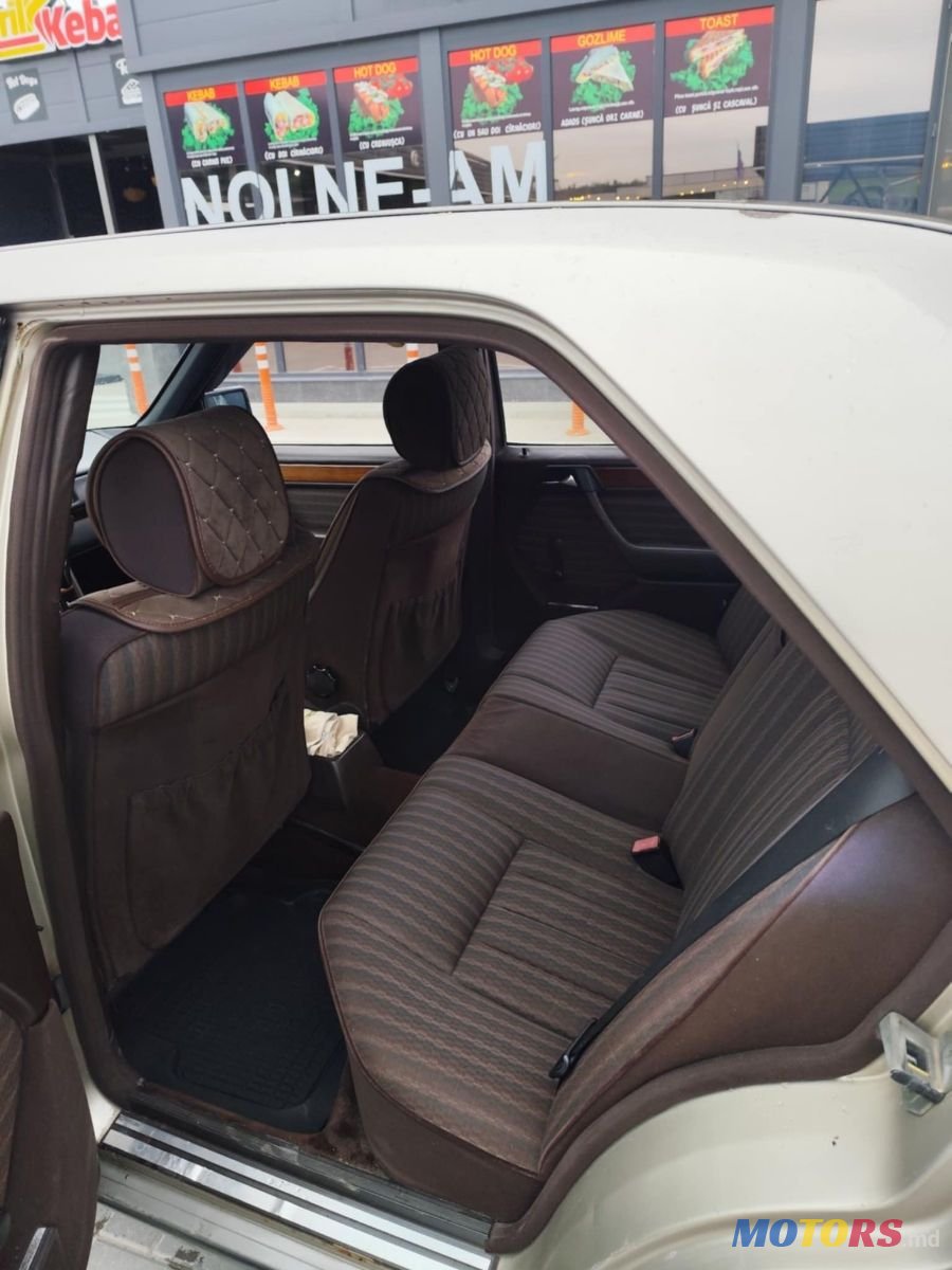 1992' Mercedes-Benz E-Class photo #3