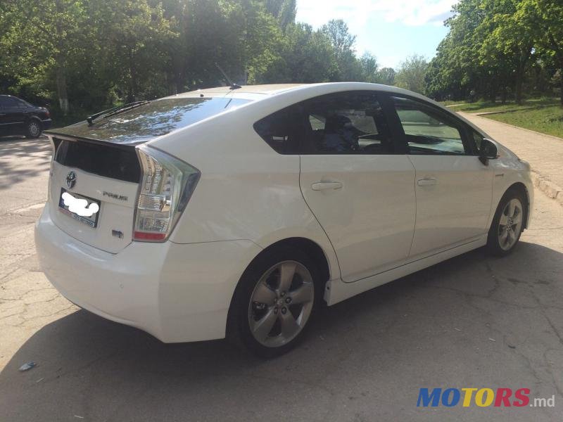 2010' Toyota Prius photo #2