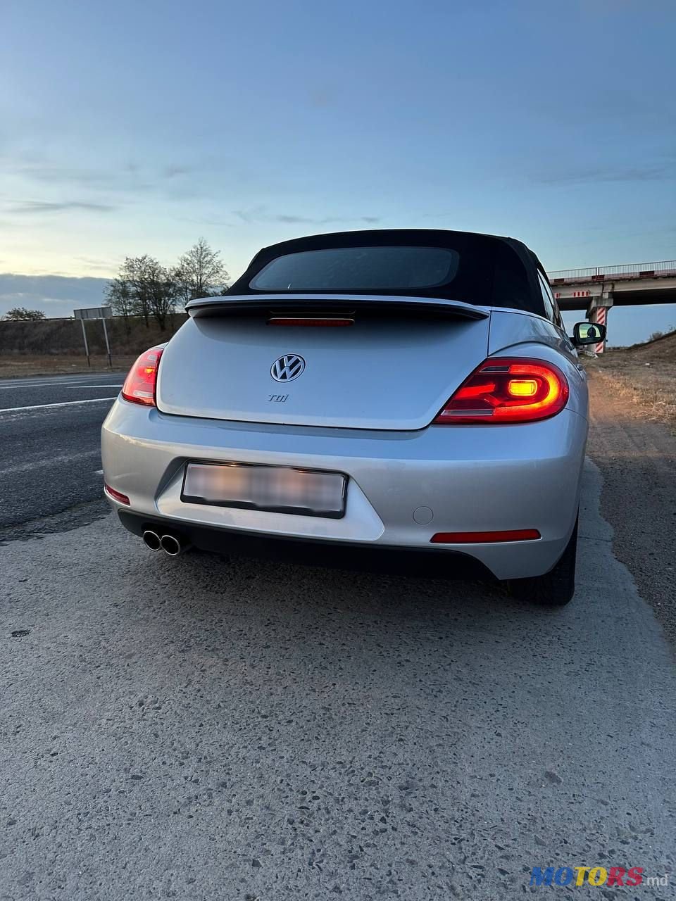 2014' Volkswagen Beetle photo #3