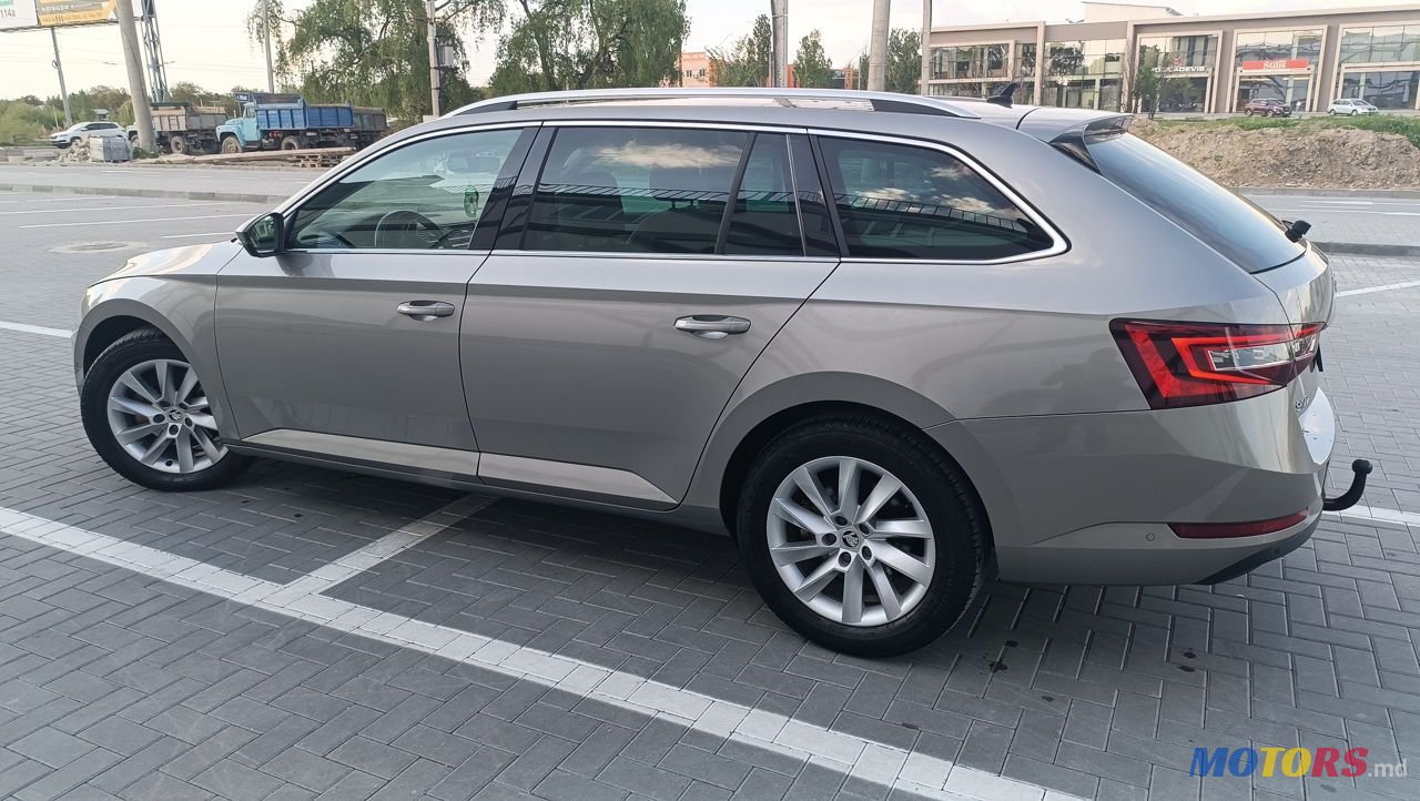 2017' Skoda Superb photo #5