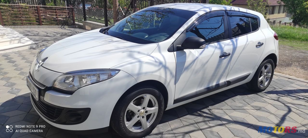 2012' Renault Megane photo #1