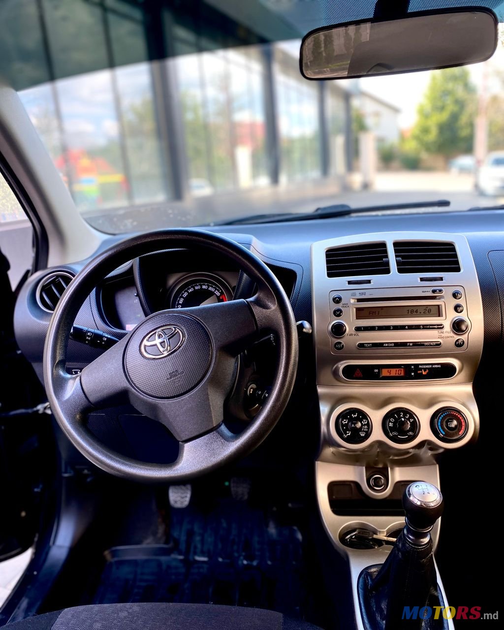 2011' Toyota Urban Cruiser photo #6