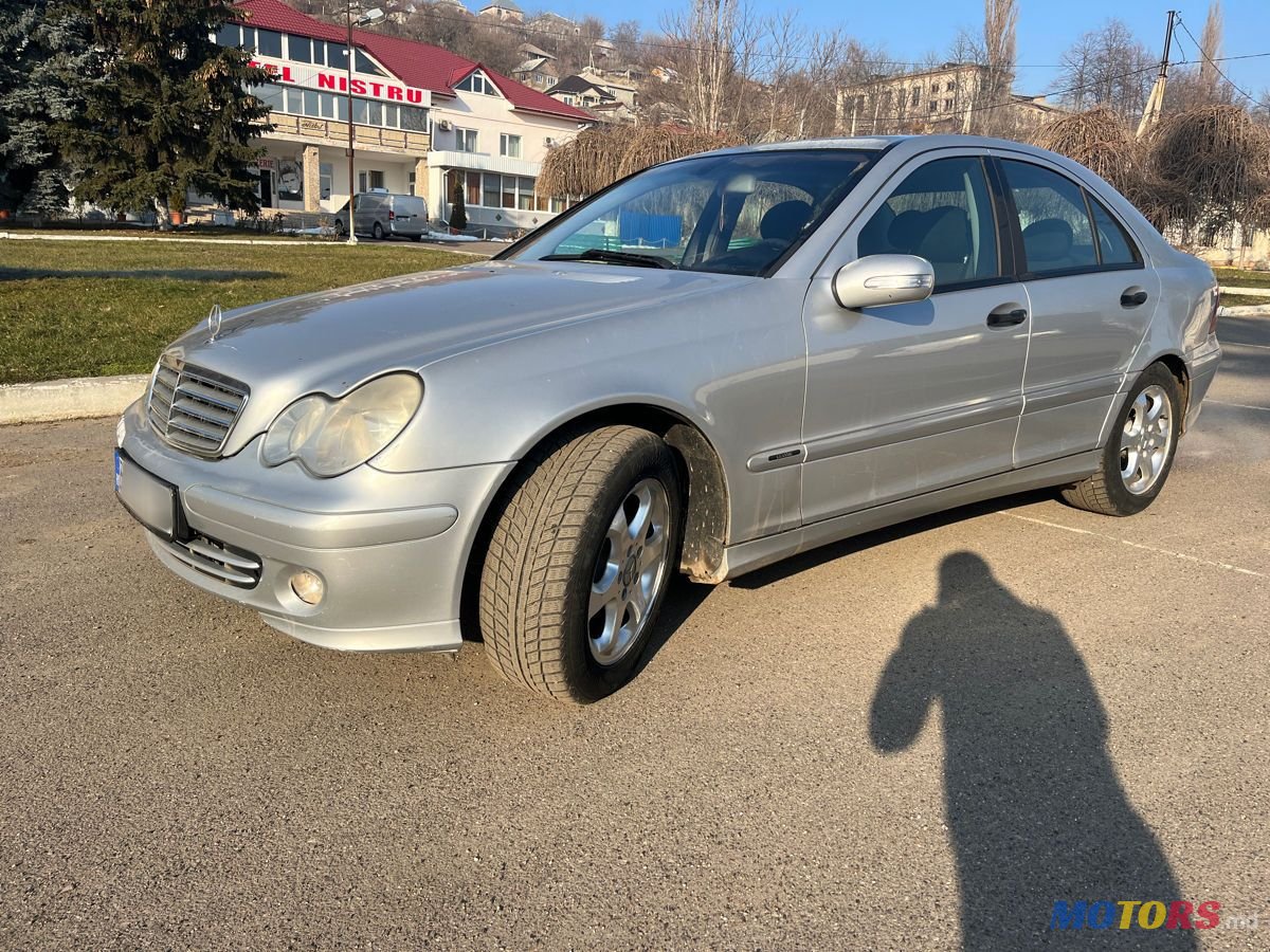 2005' Mercedes-Benz C Класс photo #6