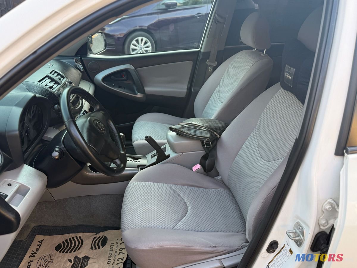 2006' Toyota RAV4 photo #6