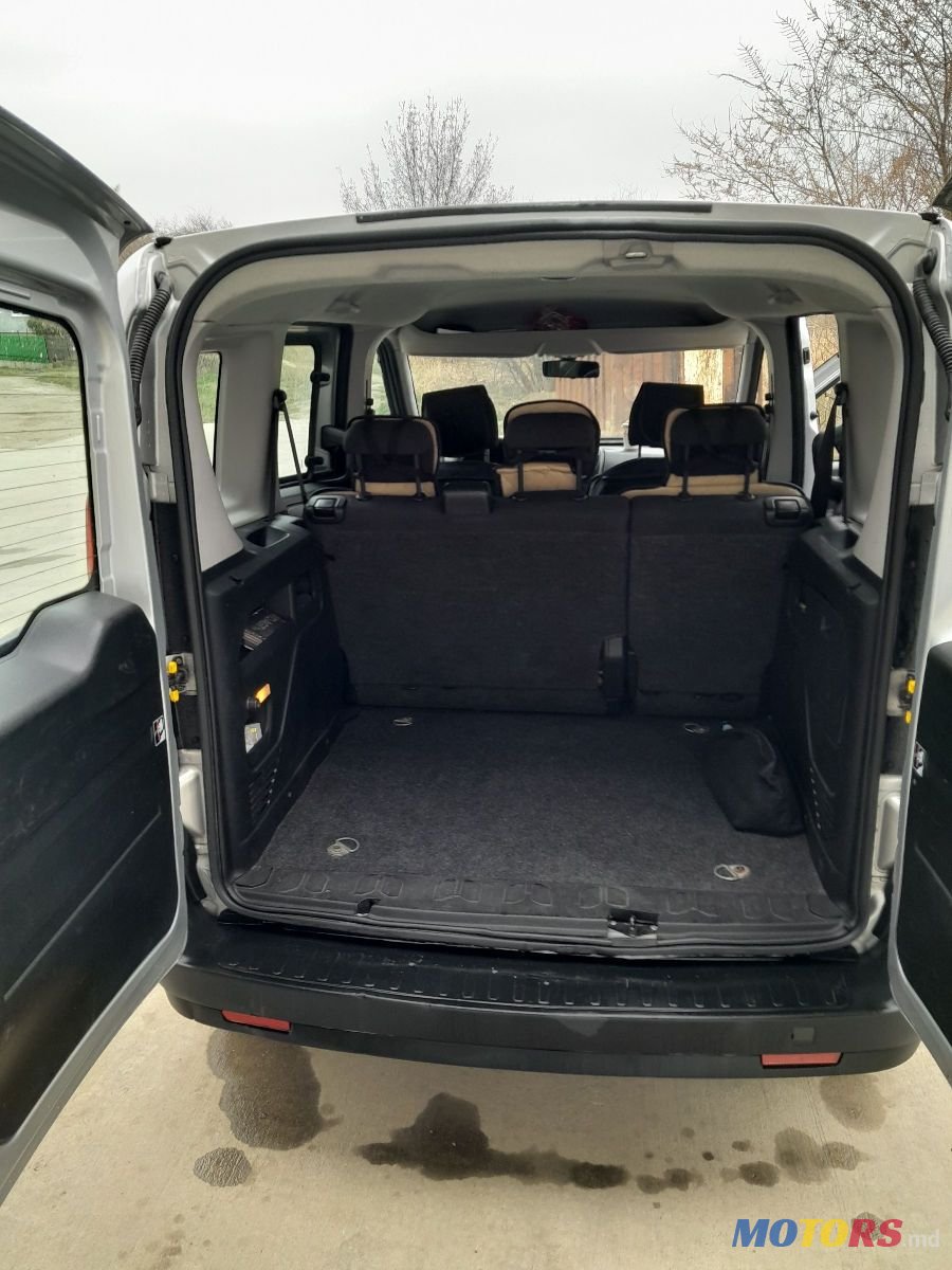 2012' Opel Combo photo #2