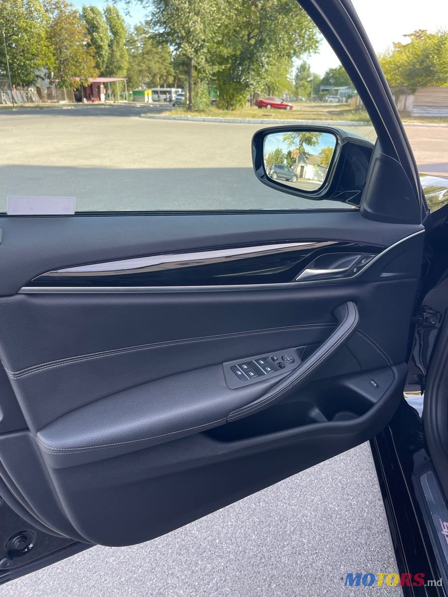 2018' BMW 5 Series photo #6