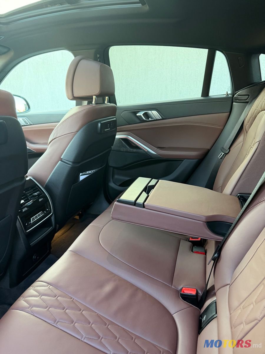 2022' BMW X6 photo #6
