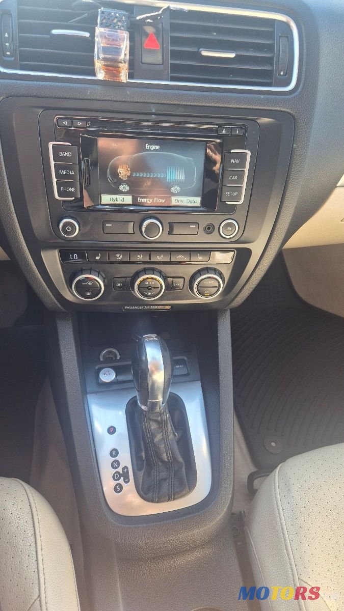2013' Volkswagen Jetta photo #5