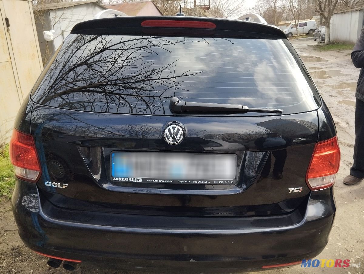 2010' Volkswagen Golf photo #1