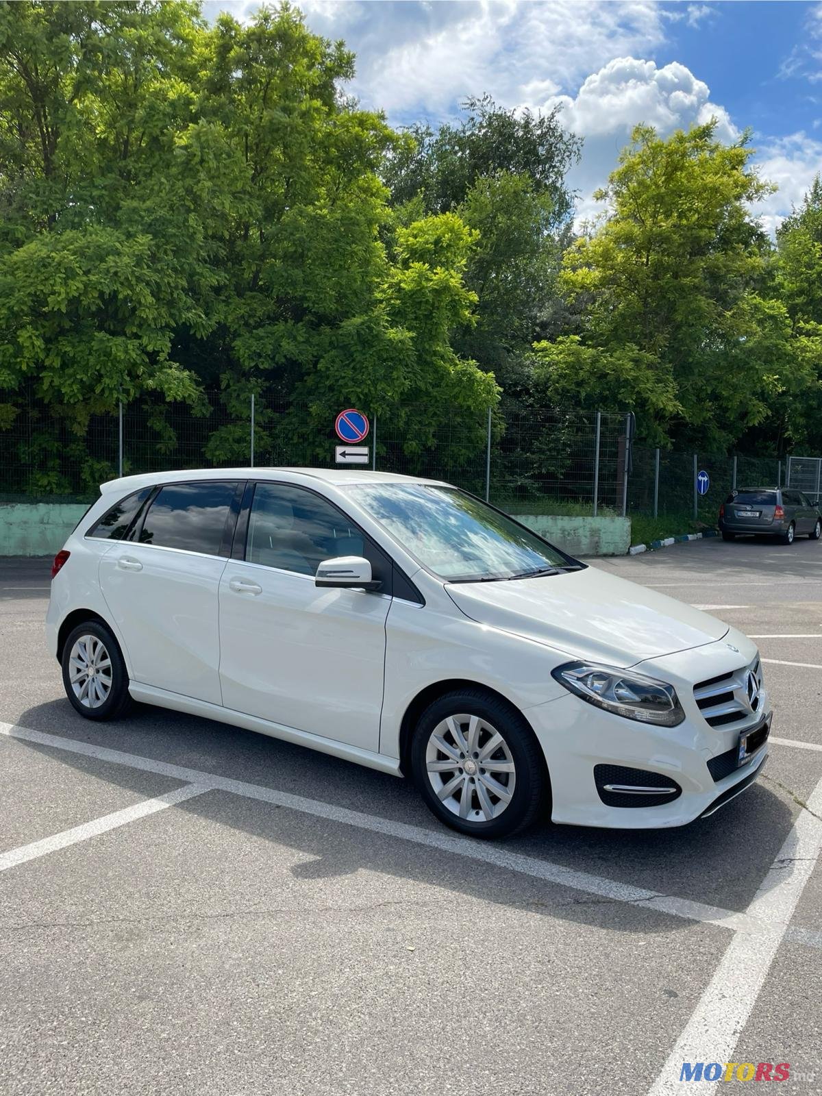 2015' Mercedes-Benz 180 photo #2