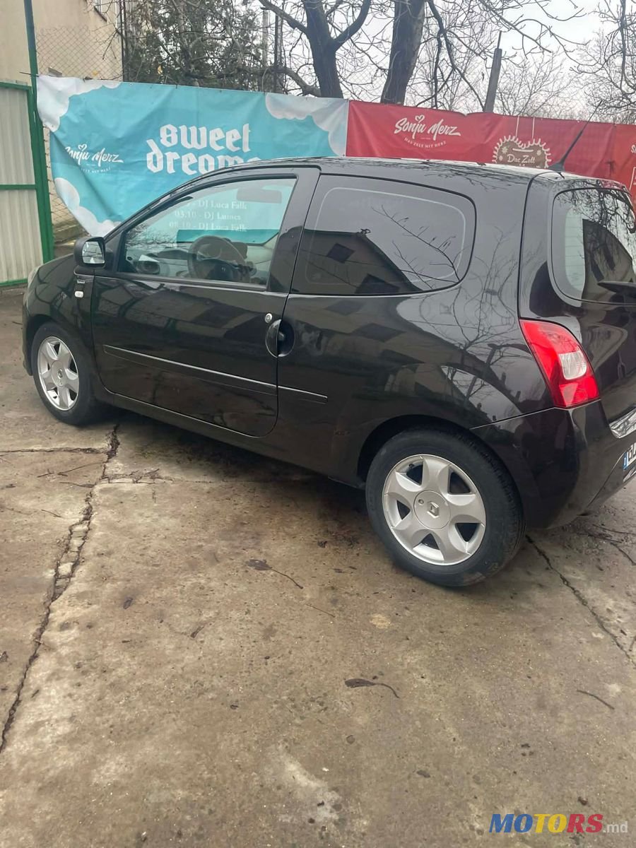 2011' Renault Twingo photo #2