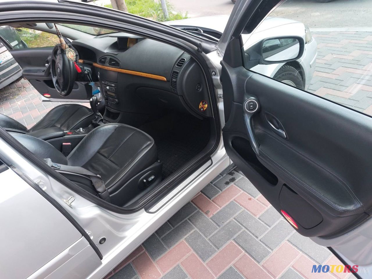 2006' Renault Laguna photo #3