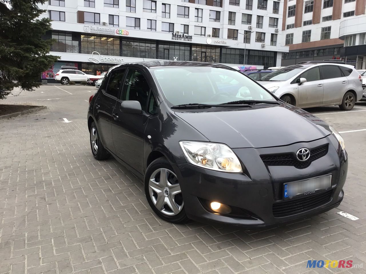 2007' Toyota Auris photo #2