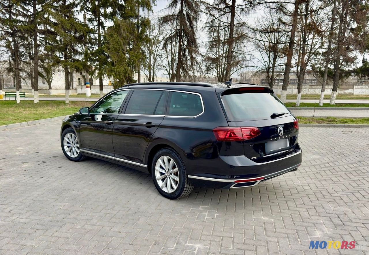 2020' Volkswagen Passat photo #3