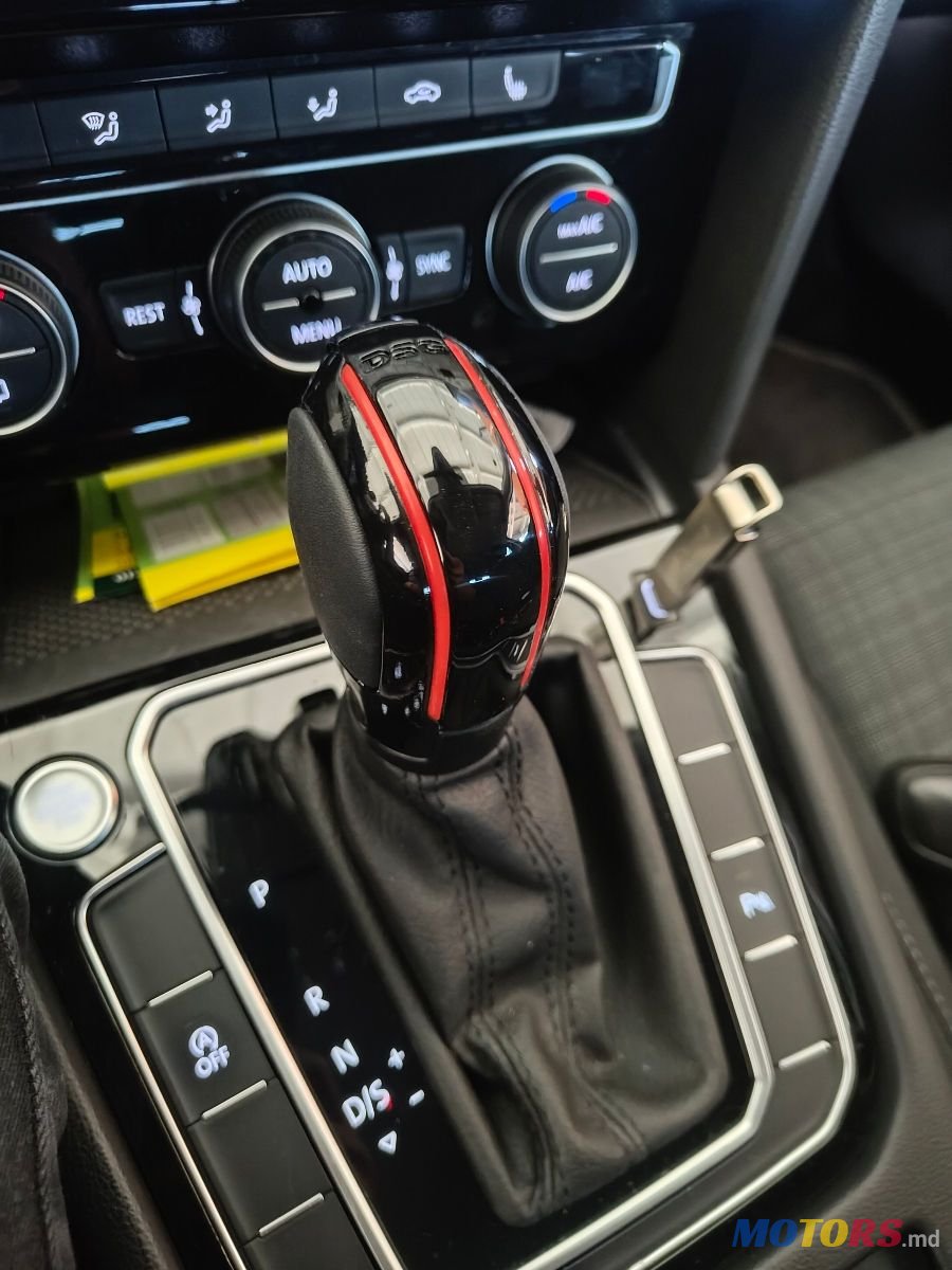 2020' Volkswagen Passat photo #4