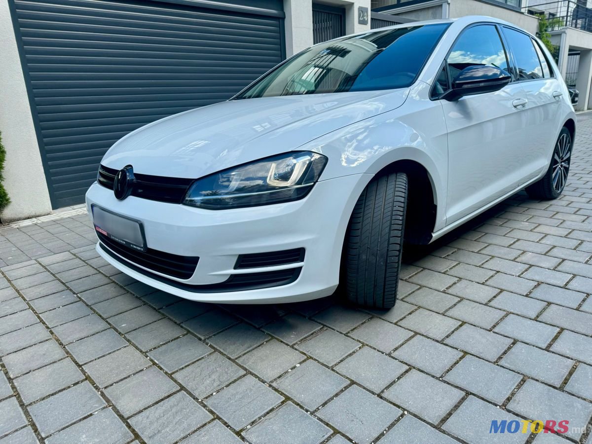 2015' Volkswagen Golf photo #3