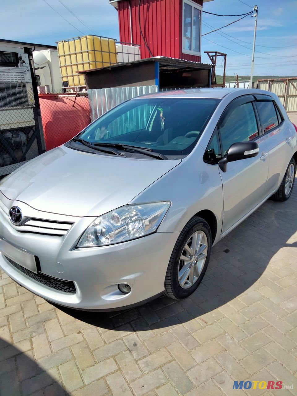 2010' Toyota Auris photo #3