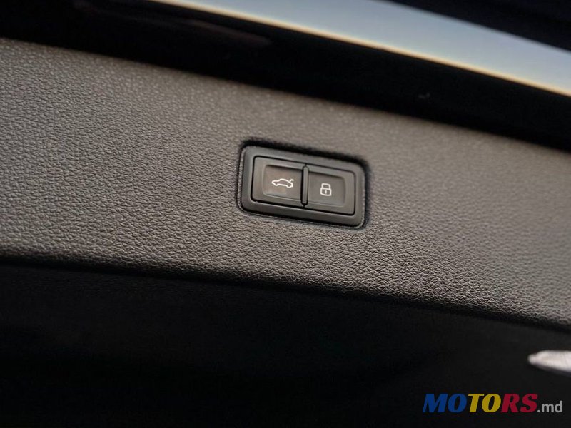 2019' Audi Q7 photo #6