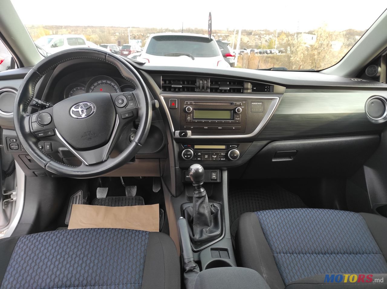 2014' Toyota Auris photo #5