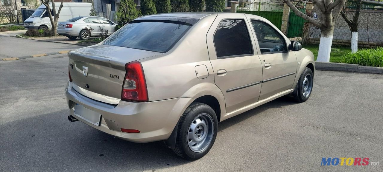 2008' Dacia Logan photo #2