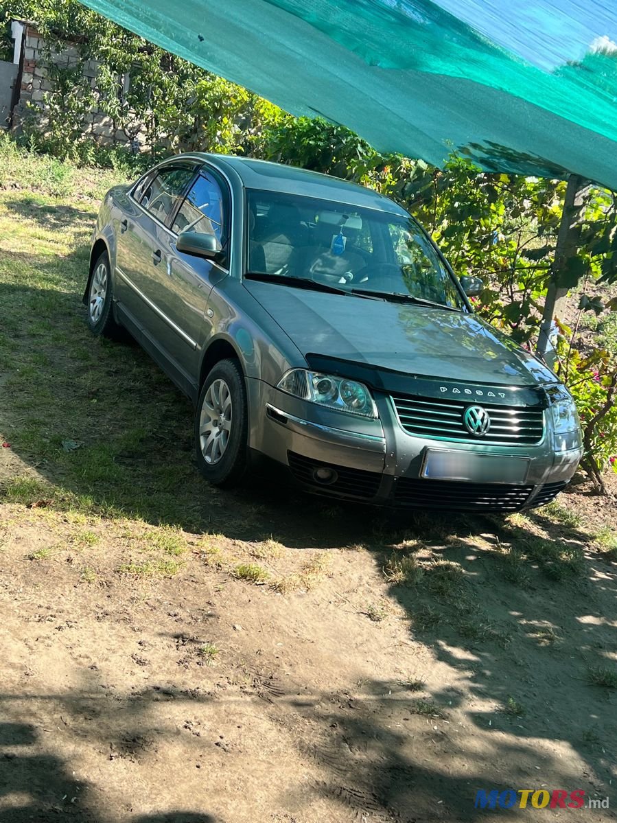 2003' Volkswagen Passat photo #1