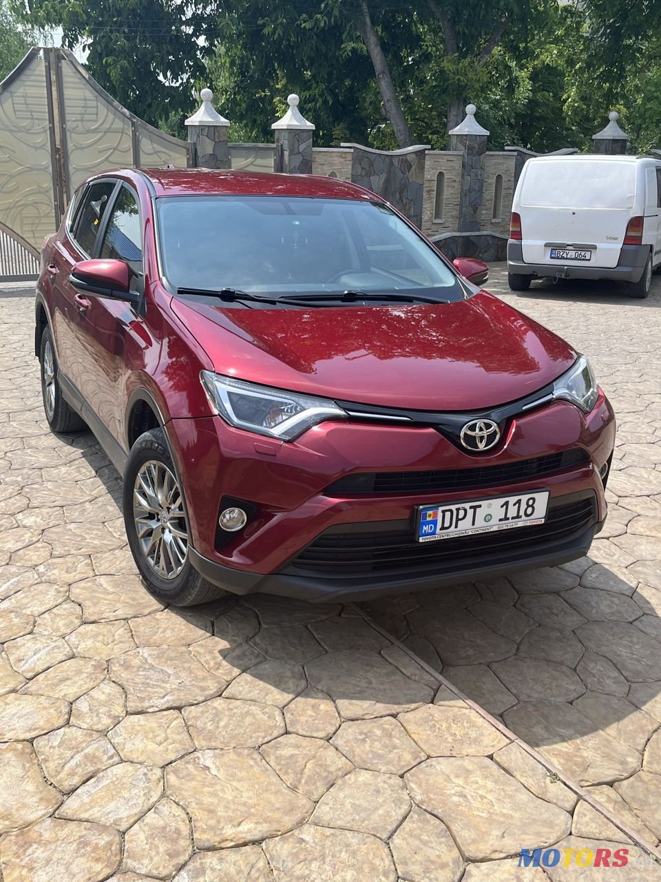 2018' Toyota RAV4 photo #5