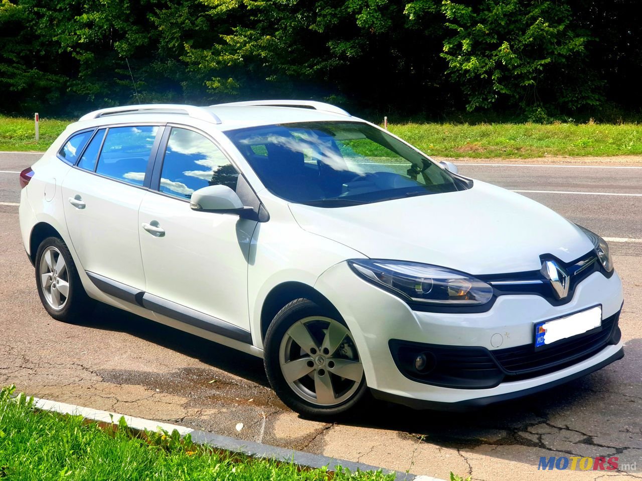 2014' Renault Megane photo #3