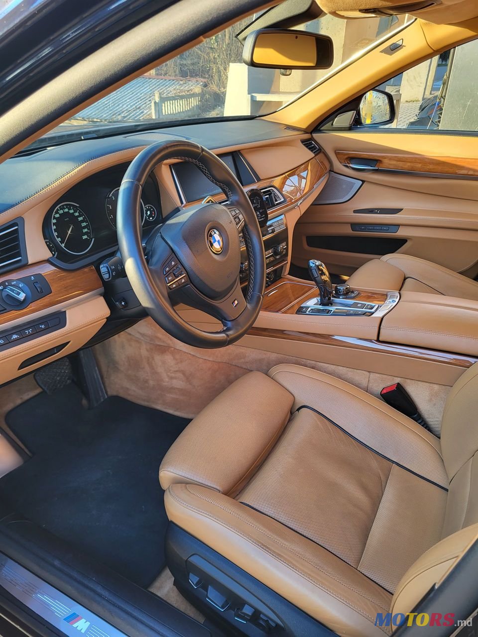 2012' BMW 7 Series photo #6