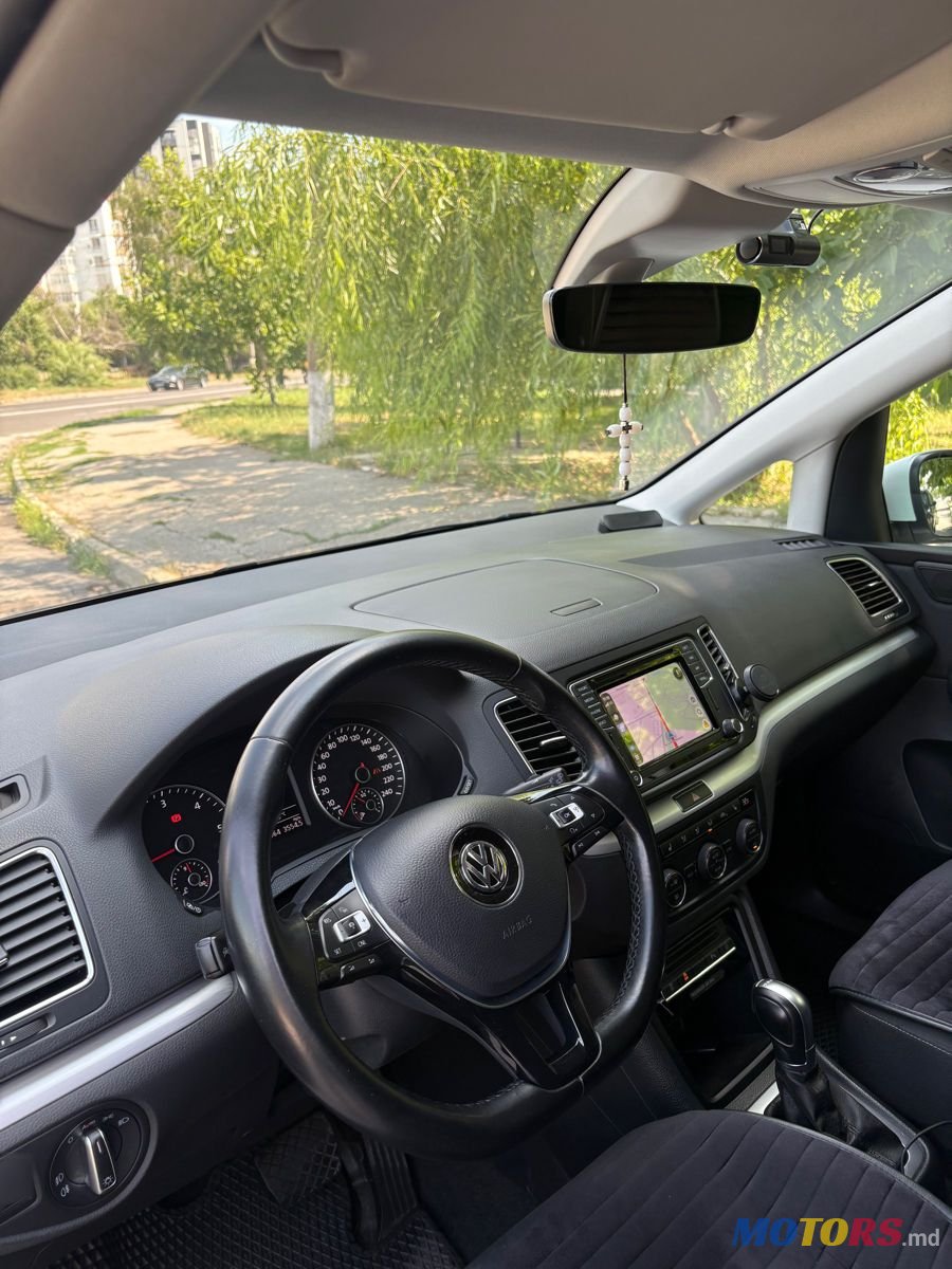 2019' Volkswagen Sharan photo #6