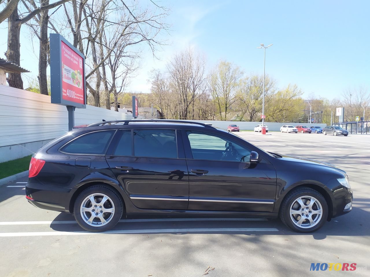 2011' Skoda Superb photo #2